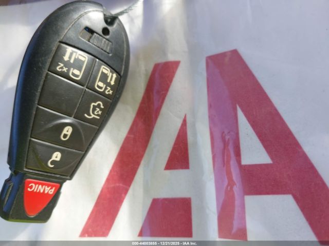 Chrysler Town & Country Touring Image 9