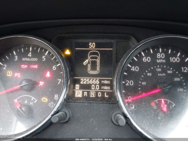 Nissan Rogue S Image 3