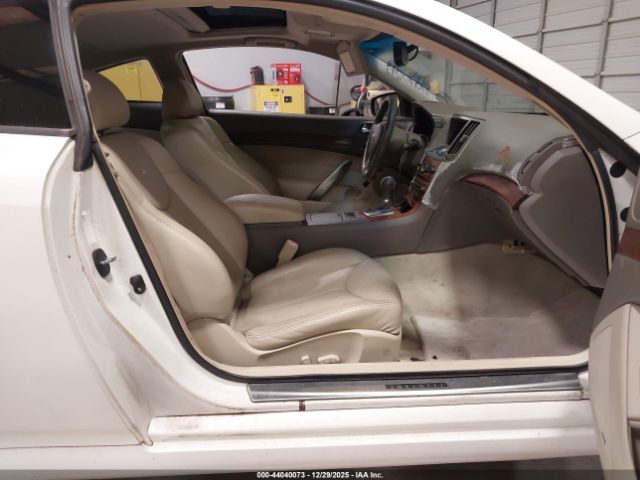 INFINITI G37 Journey Image 4