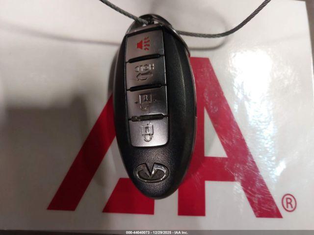 INFINITI G37 Journey Image 9