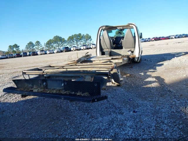 Chevrolet Express Work Van Image 5