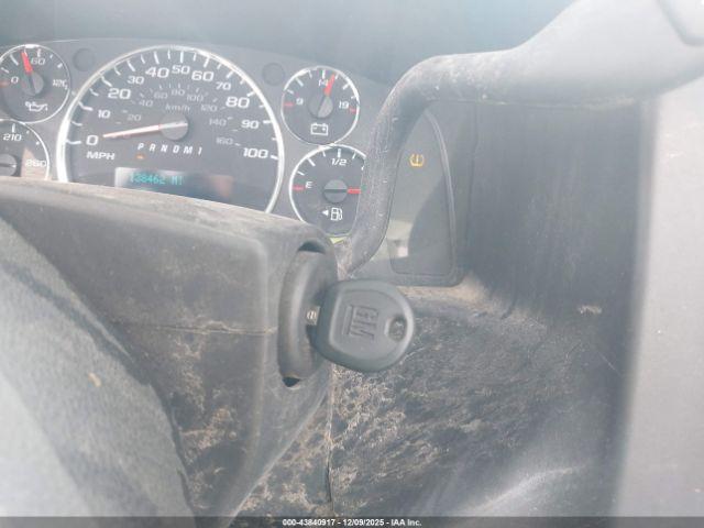 Chevrolet Express Work Van Image 16