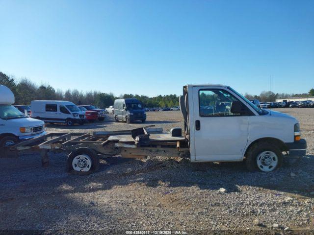 Chevrolet Express Work Van Image 11