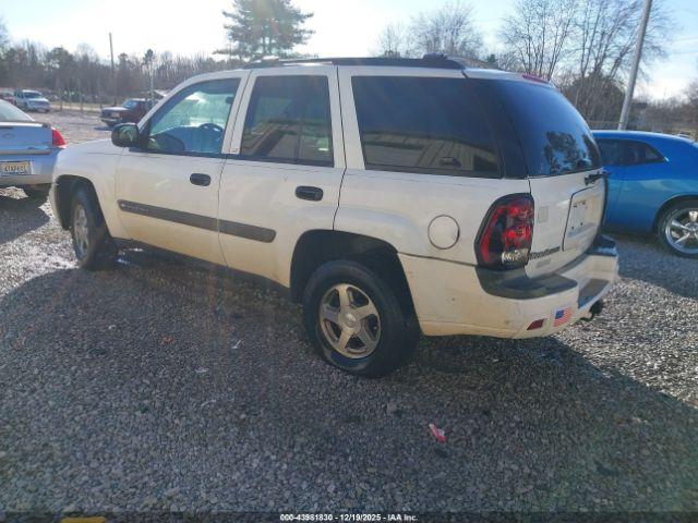 Chevrolet Trailblazer Ls Image 2