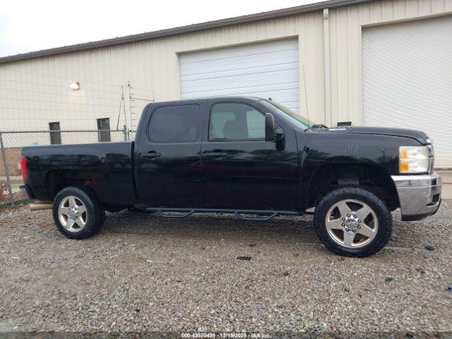 Chevrolet Silverado 2500 Lt Image 12