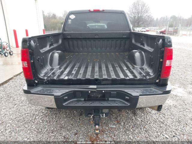 Chevrolet Silverado 2500 Lt Image 14