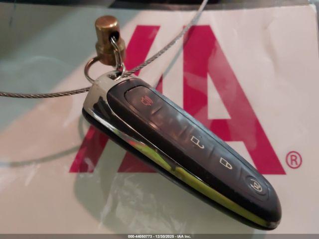 Ford Explorer Limited Image 13