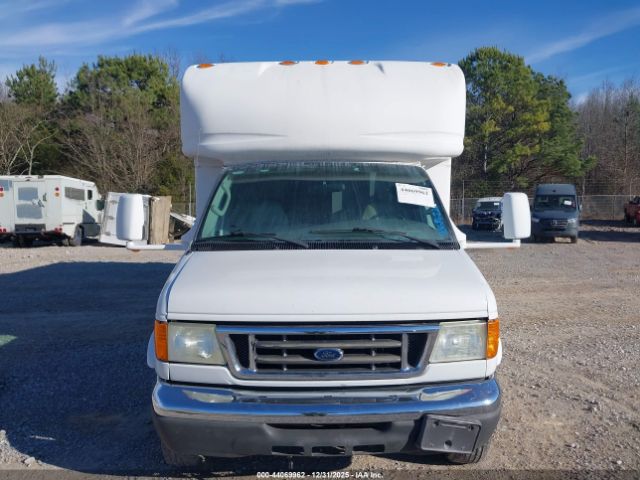 Ford E-450 Image 8