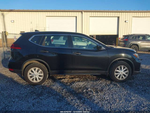 Nissan Rogue S Image 2