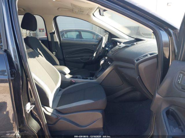 Ford Escape S Image 2