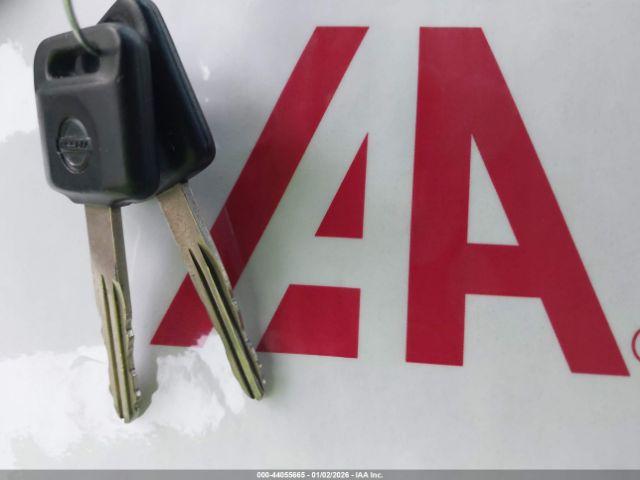 Nissan Frontier Xe Image 8