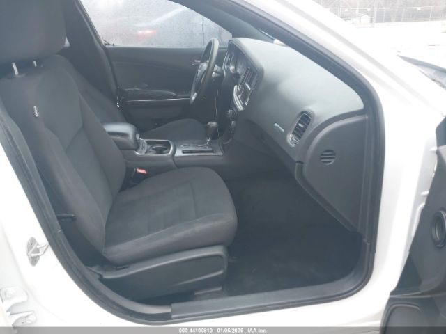 Dodge Charger Se Image 10