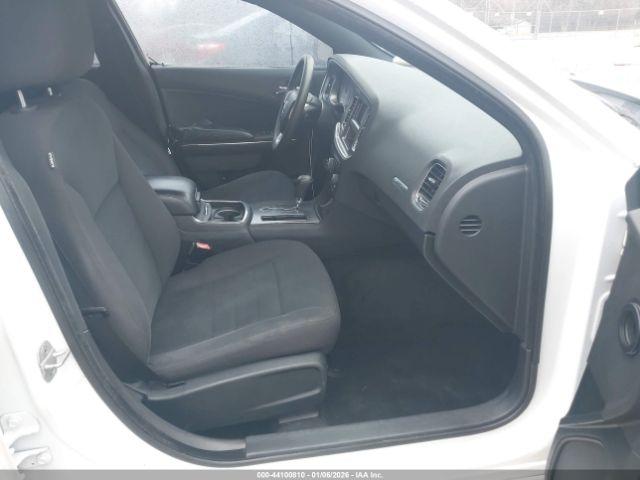 Dodge Charger Se Image 10