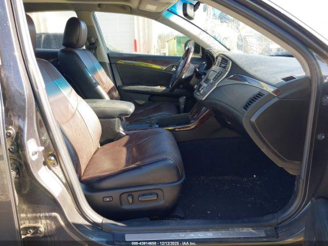 Toyota Avalon Limited Image 13