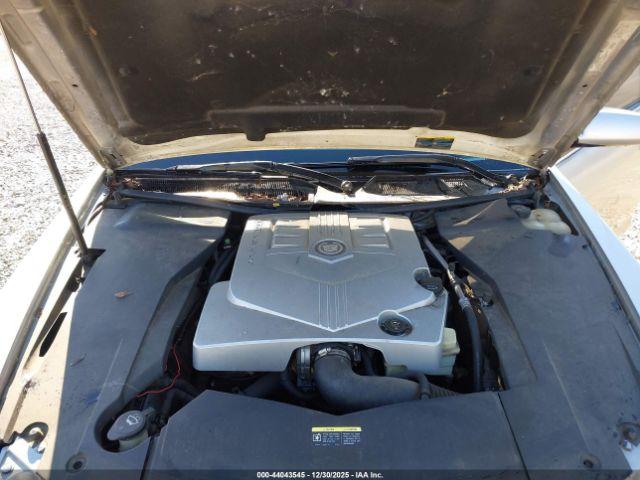 Cadillac STS V6 Image 12