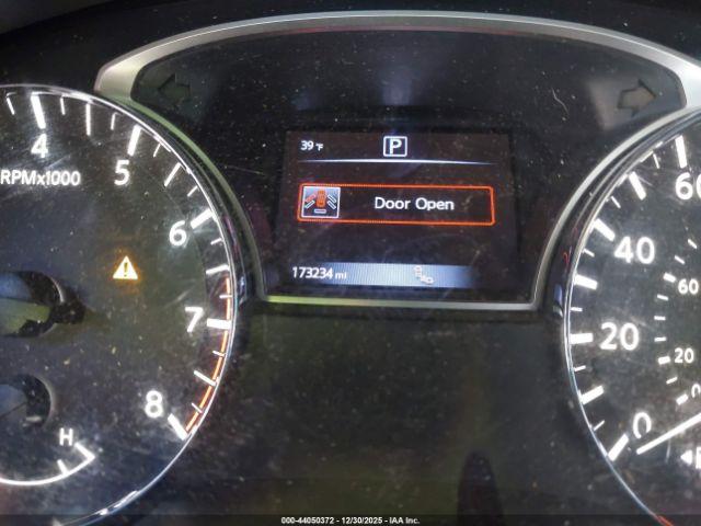 Nissan Altima Image 5