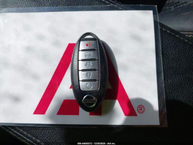 Nissan Altima Image 8