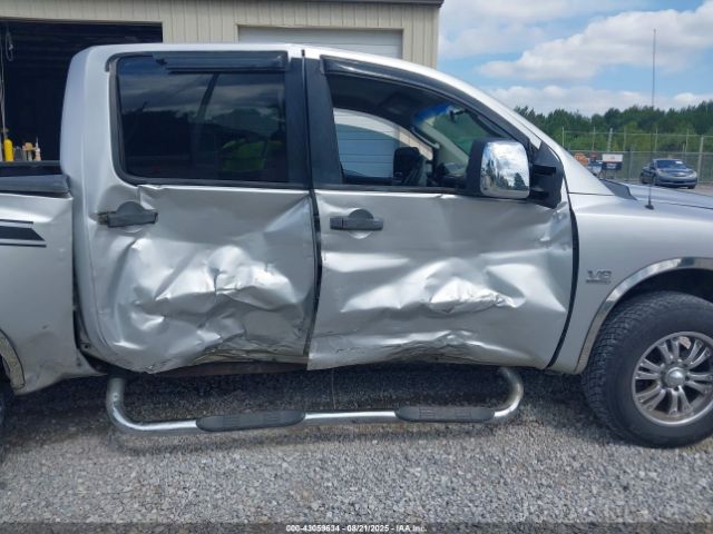 Nissan Titan Xe Image 2