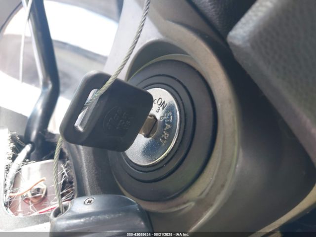 Nissan Titan Xe Image 3