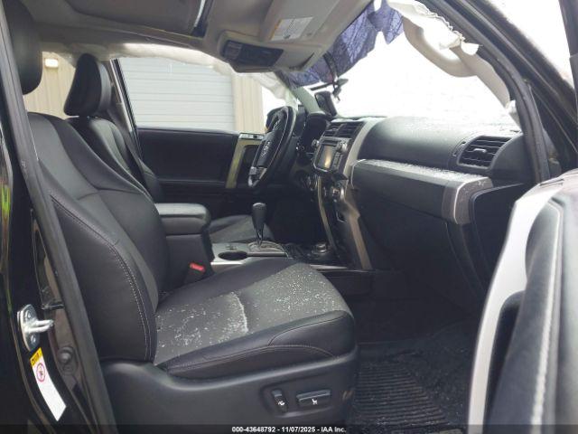 Toyota 4Runner Sr5 Premium Image 2