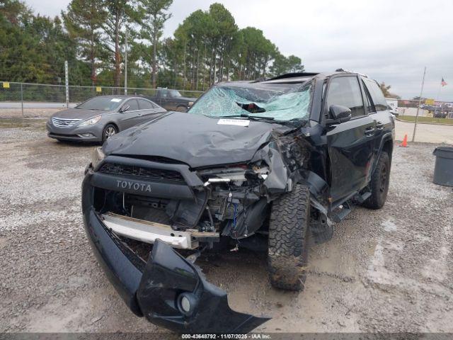 Toyota 4Runner Sr5 Premium Image 3