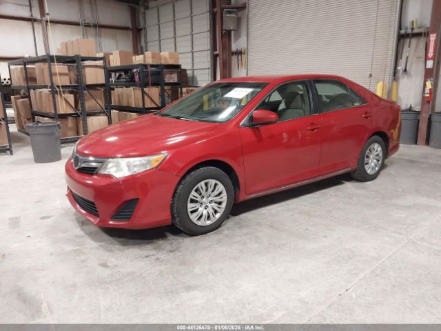 Toyota Camry Le Image 9