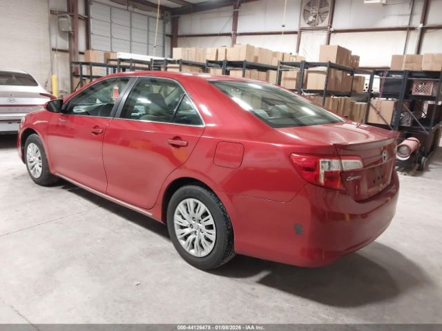 Toyota Camry Le Image 3