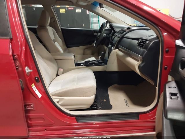 Toyota Camry Le Image 2