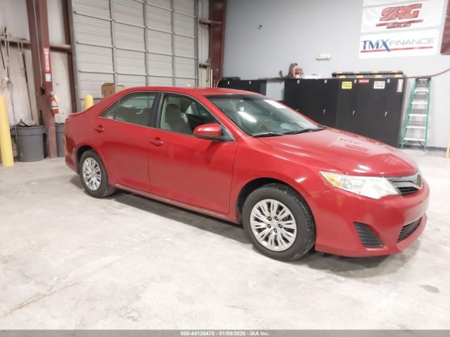 Toyota Camry Le Image 8