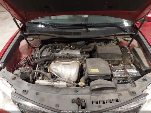 Toyota Camry Le Image 11