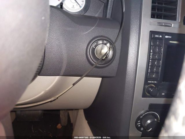 Chrysler 300c Image 4