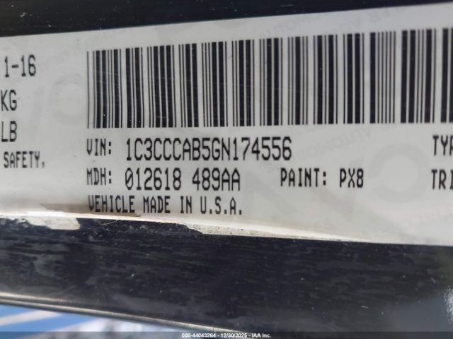 Chrysler 200 Limited Image 7